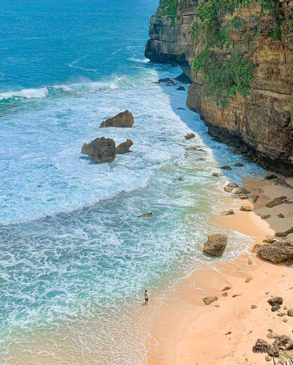 Pantai Karang Payung (instagram.com/dolan.aja)
