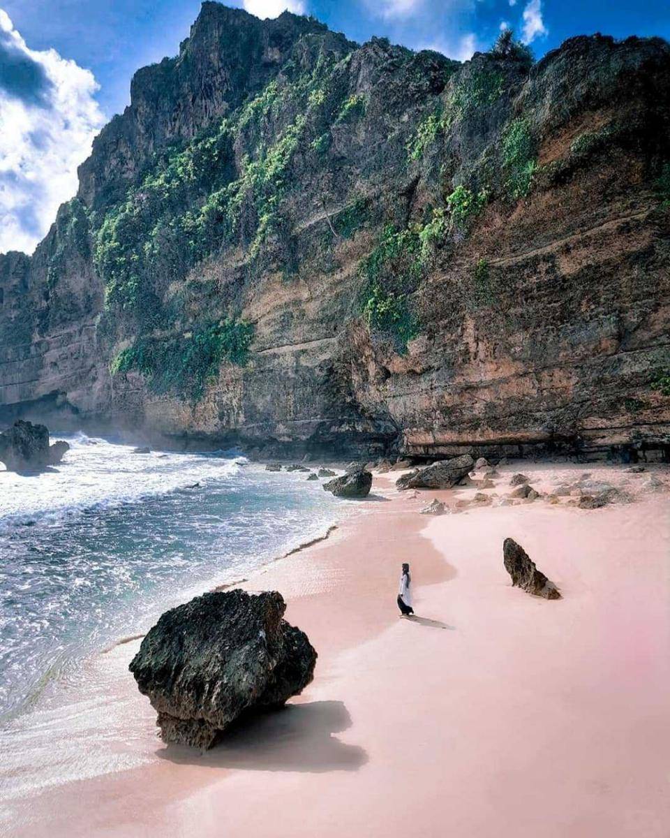 Pantai Karang Payung (instagram.com/lidyaln)