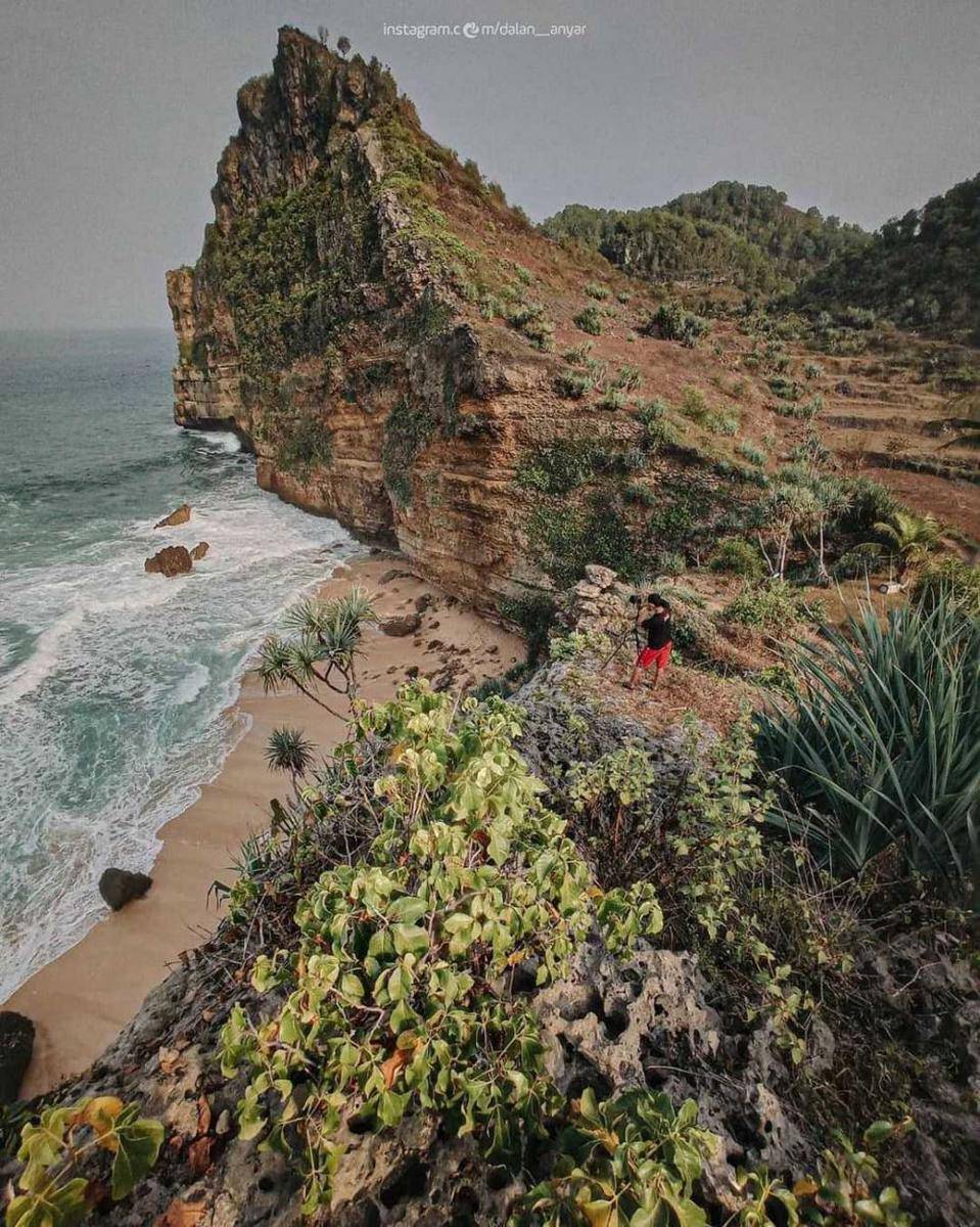 Pantai Karang Payung (instagram.com/dalan_anyar)