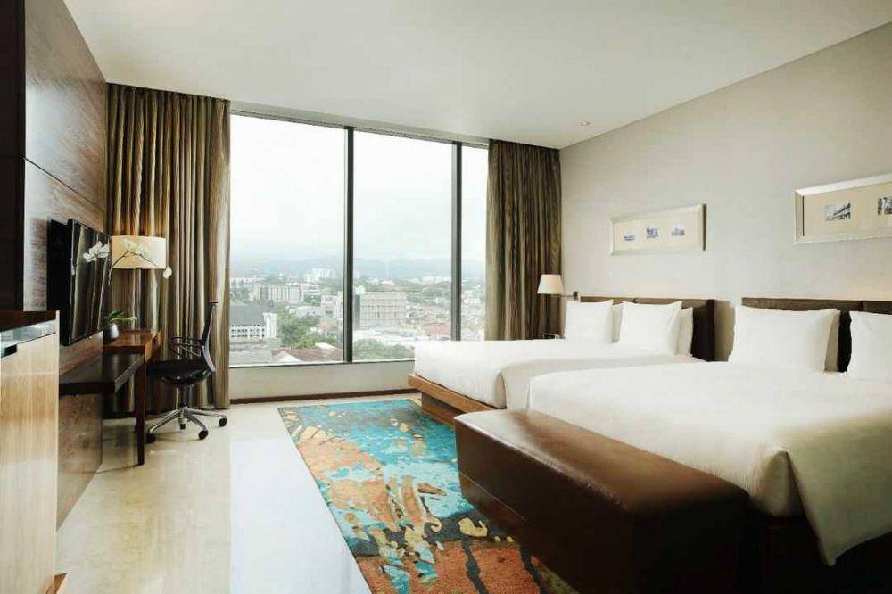 Hilton Hotel (instagram.com/hiltonbandung)