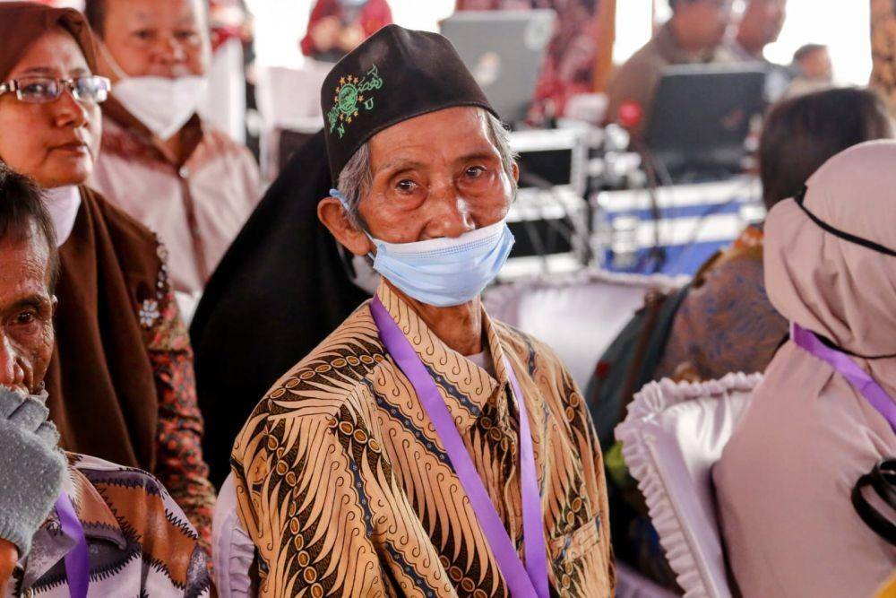 Menteri Sosial Tri Rismaharini dalam rangkaian Peringatan Hari Lansia (dok. Kemensos)