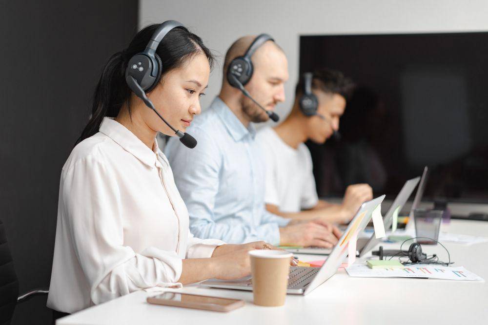 ilustrasi customer service (Pexels.com/ Mikhail Nilov)