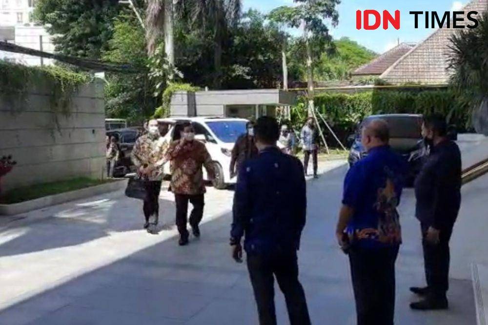 Ketua Umum Gerindra, Prabowo Subianto tiba di Kantor DPP Nasdem di Gondangdia, Jakarta Pusat, Rabu (1/6/2022). (IDN Times/Melani Putri)