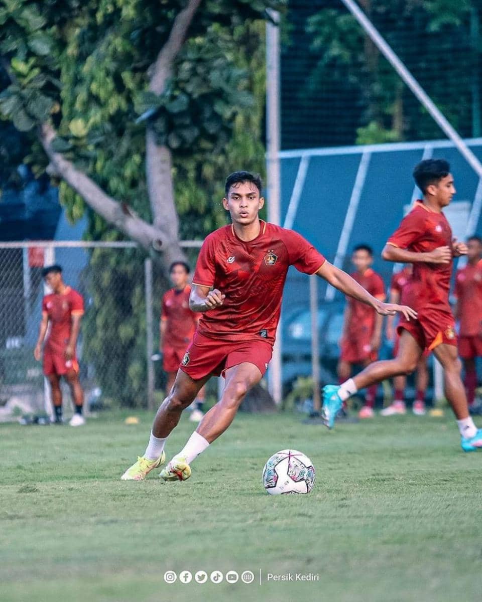 Pemain Persik Kediri saat berlatih. Instagram.com/@persikfcofficial