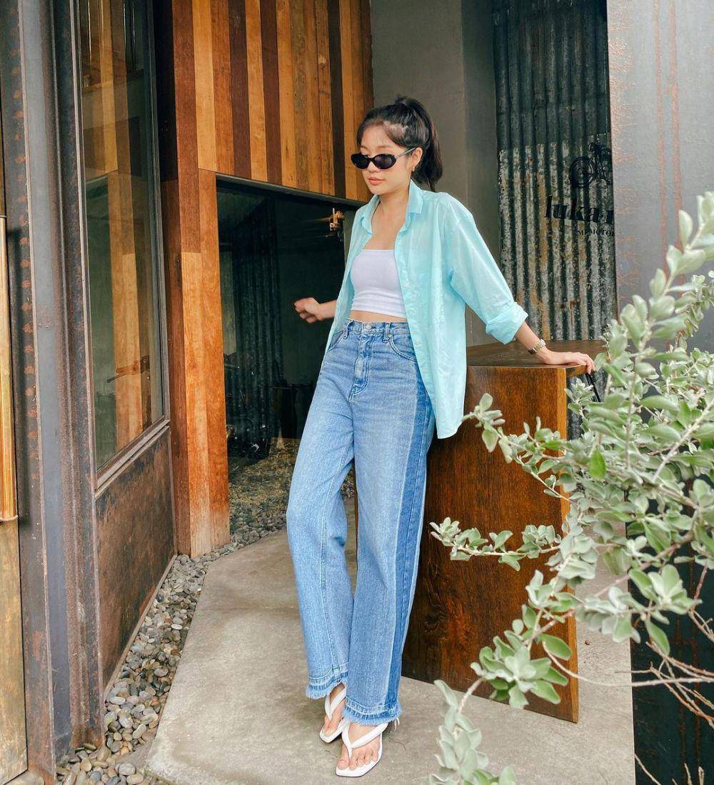 refrensi OOTD dengan celana jeans ala Maprang Alrisa (instagram.com/alrisaa)