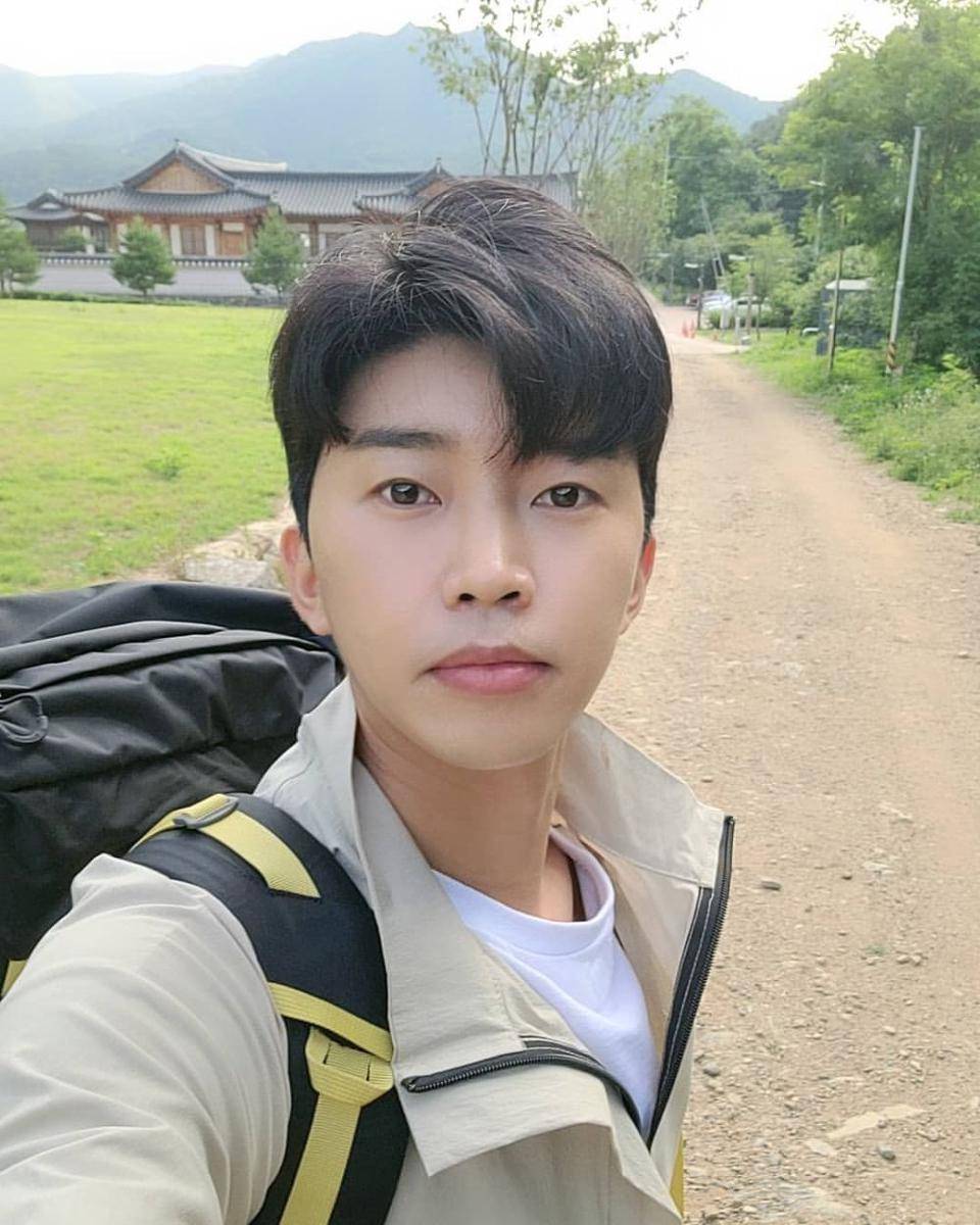 Lim Young Woong (instagram.com/im_hero____)