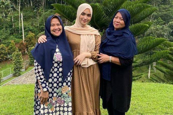 potret Citra Kirana bersama mertua dan ibu kandung (instagram.com/citraciki)
