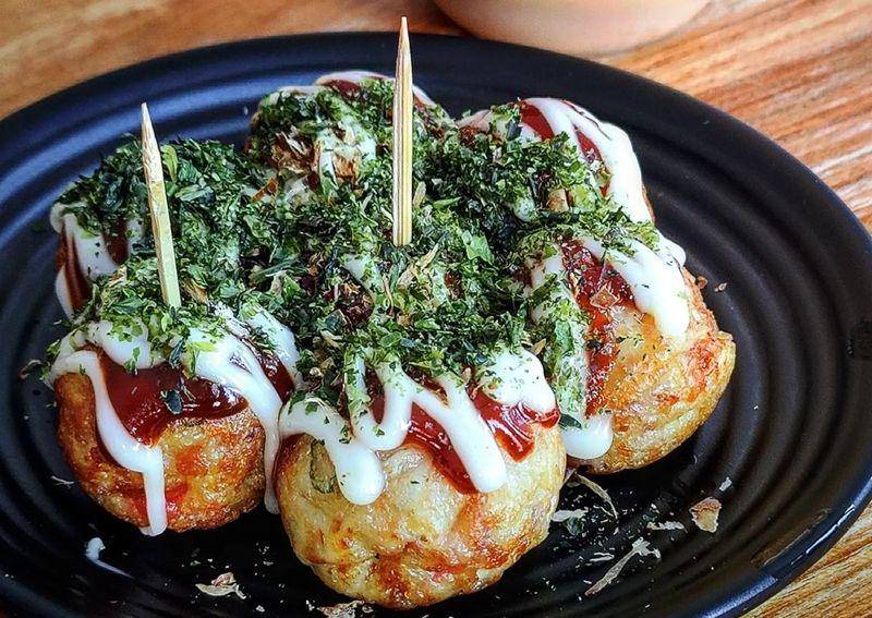 Takoyaki (instagram.com/adrianhartz)