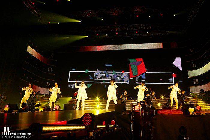 Legend of 2PM in Tokyo Dome (Dok. JYP Entertainment)