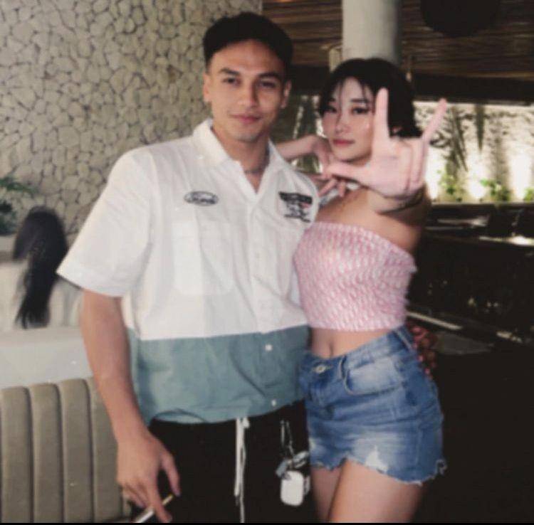 Livy jefri (Instagram.com/livyrenata)