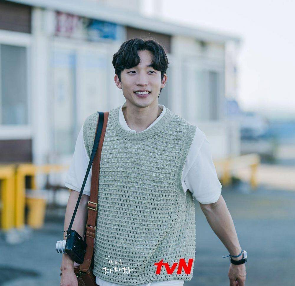 Lee Sang Yi di drama Hometown Cha-Cha-Cha (instagram.com/tvn_drama)