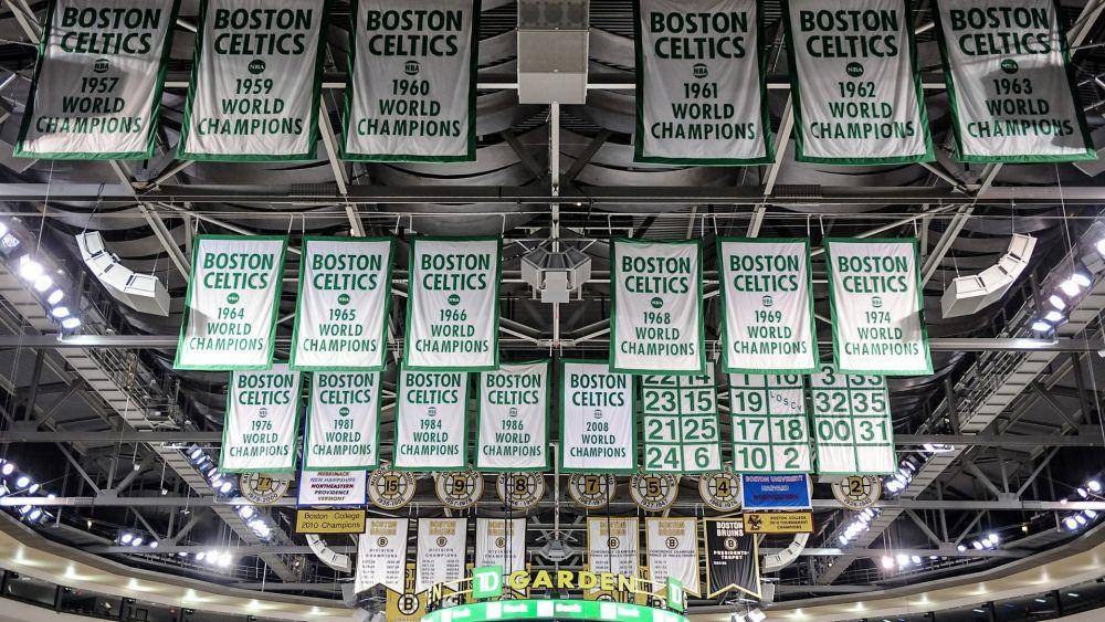 Boston Celtics menjadi World Champions tujuh belas kali pada perioede 1957—2008. (nba.com)