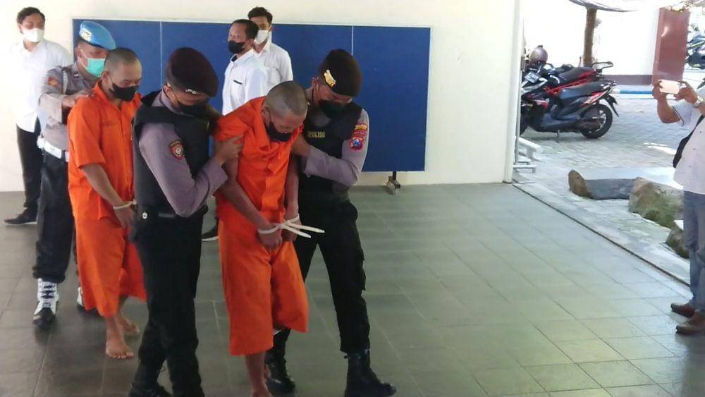 Tersangka pembobol mesin ATM saat ditangkap. IDN Times/ Bramanta Pamungkas