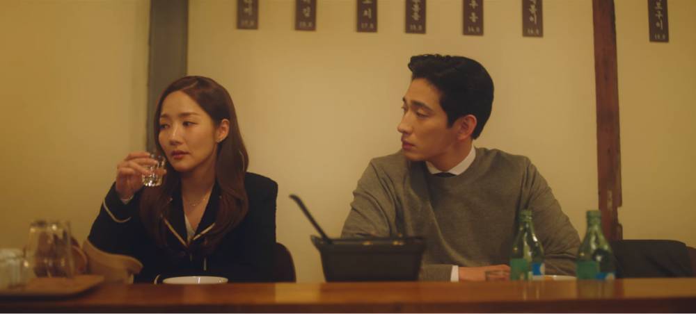 Park Min Young dan Yoon Park di drama Forecasting Love and Weather (dok. Netflix/Forecasting Love and Weather)