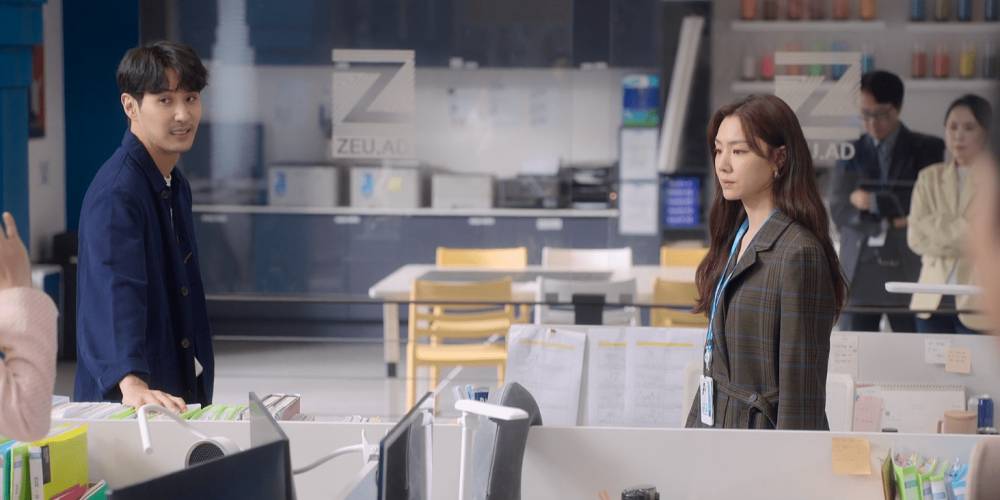Kim Ji Suk dan Seo Ji Hye di drama Kiss Sixth Sense (Dok. Disney+ Hotstar/Kiss Sixth Sense)