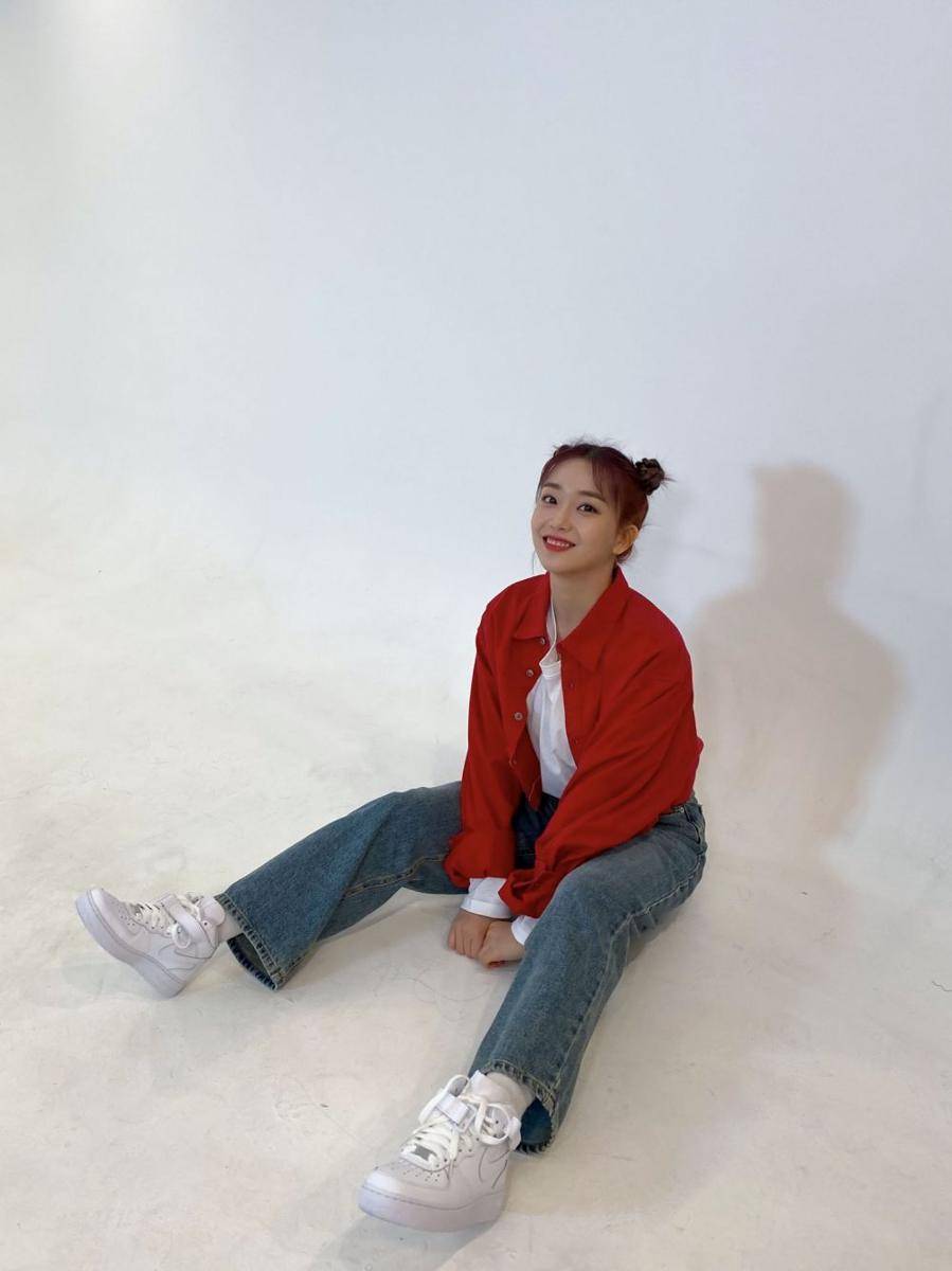 ide korean style ala Sumin STAYC (twitter.com/STAYC_official)
