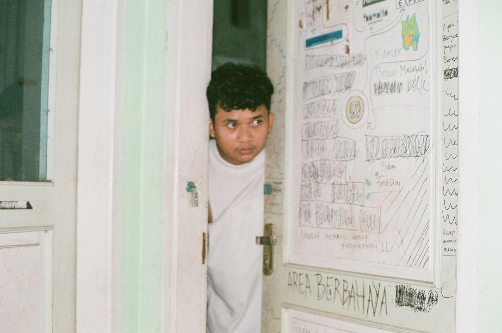 Fais Palintan dan Refleksi Rumah di Lagu "Kamar Tidurku"
