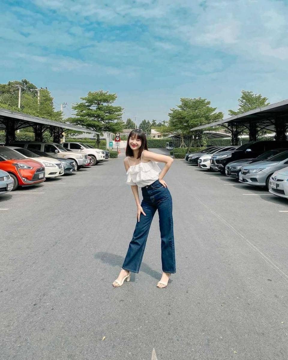 outfit Jan Ployshompoo (instagram.com/janhae)
