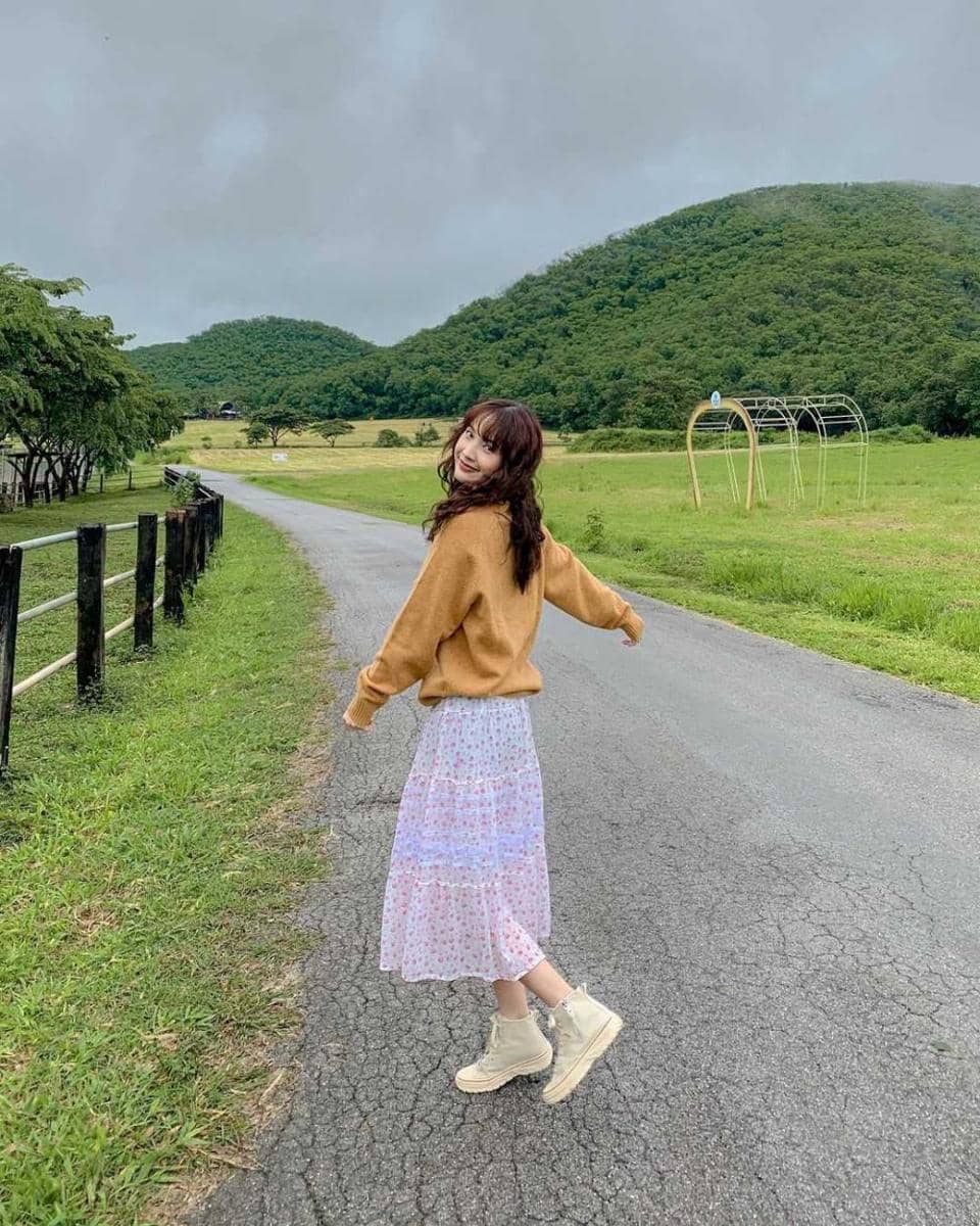 outfit Jan Ployshompoo (instagram.com/janhae)