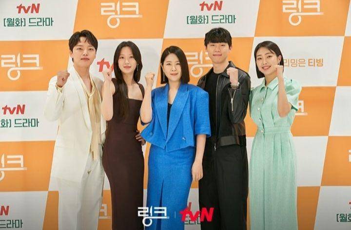 para pemain drama Link (instagram.com/tvn_drama)