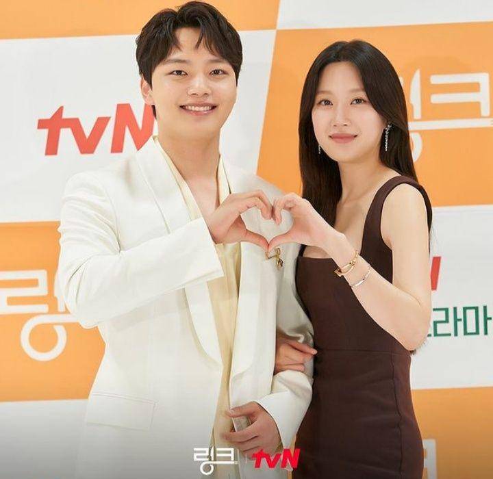 Yeo Jin Go dan Moon Ga Young di press conference drama Link (instagram.com/tvn_drama)