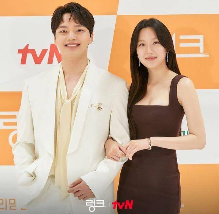 Yeo Jin Go dan Moon Ga Young di press conference drama Link (instagram.com/tvn_drama)