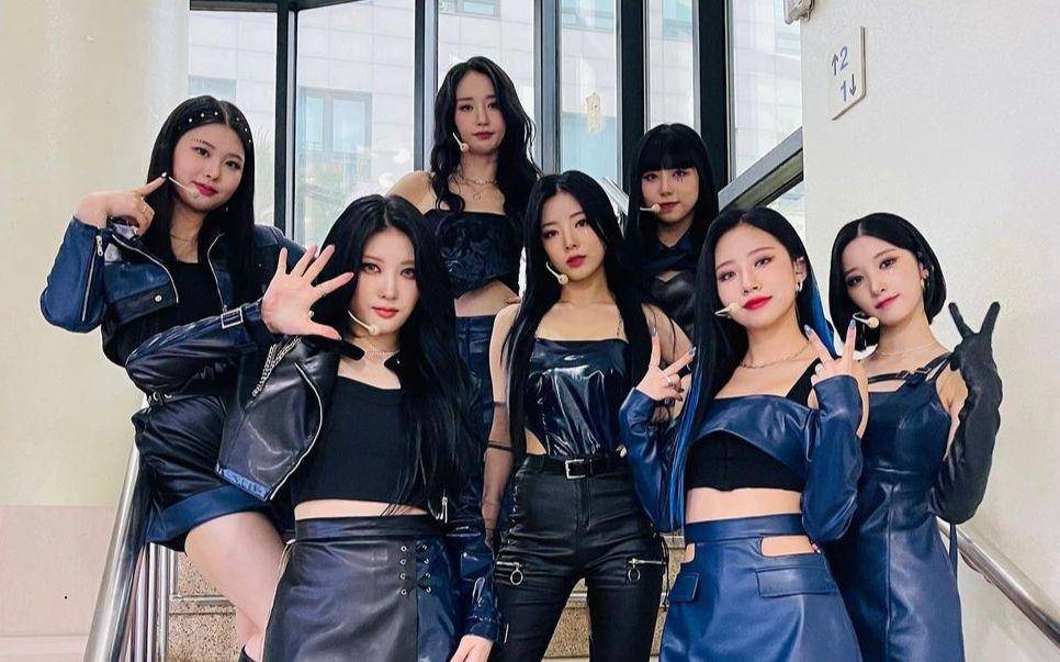 PURPLE K!SS (instagram.com/purplekiss_official)