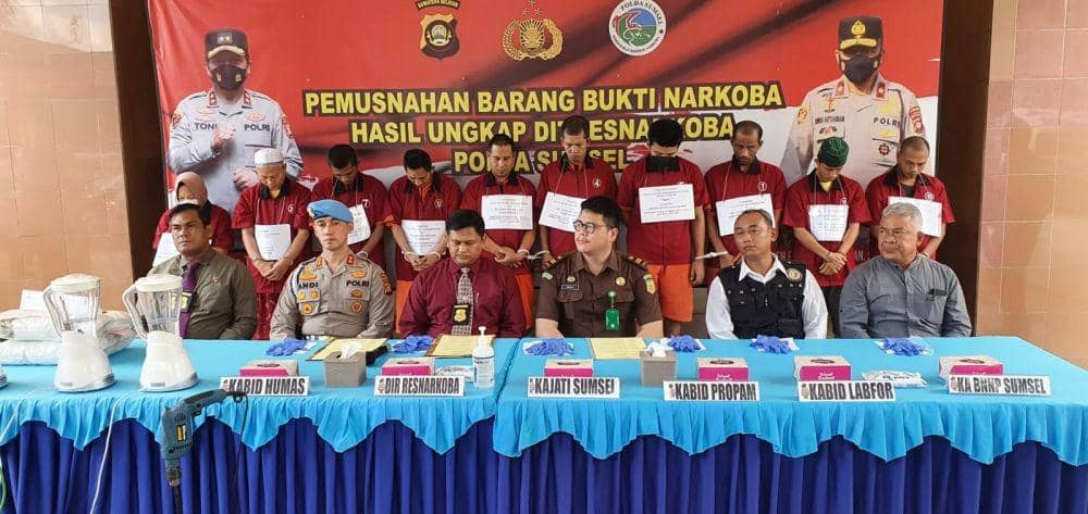 Pemusnahan barang bukti sitaan narkotika bulan April oleh Polda Sumsel (IDN Times/istimewa)