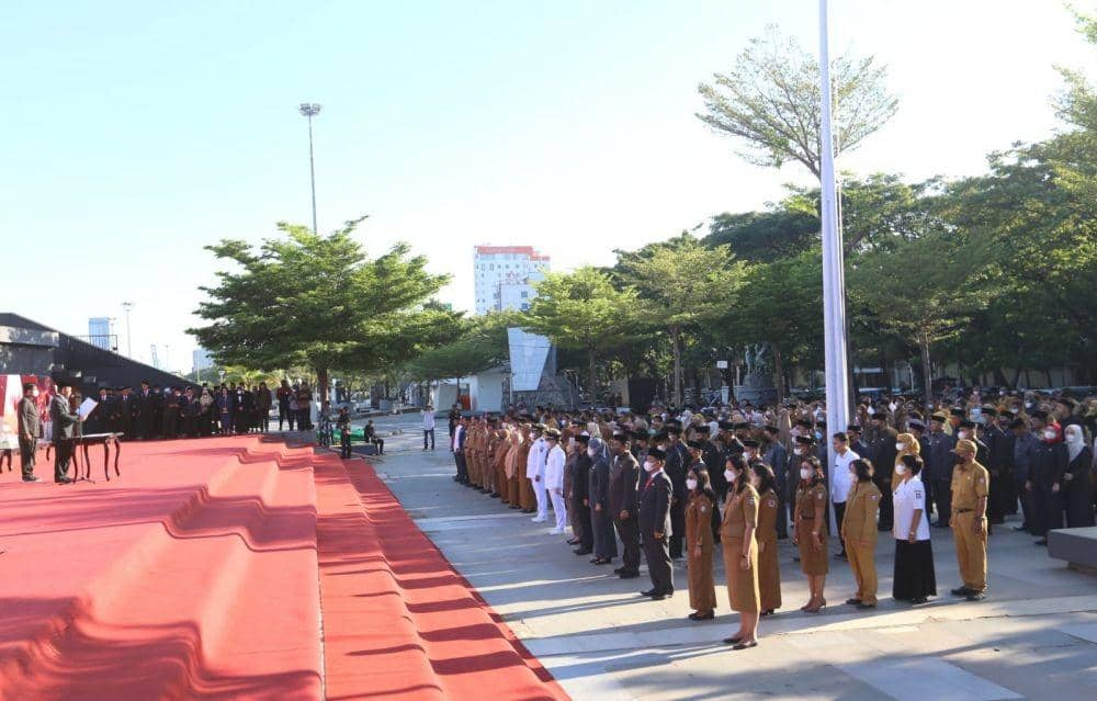 Wali Kota Makassar melantik ratusan pejabat di Anjungan Pantai Losari, Kamis (2/6/2022). Humas Pemkot Makassar