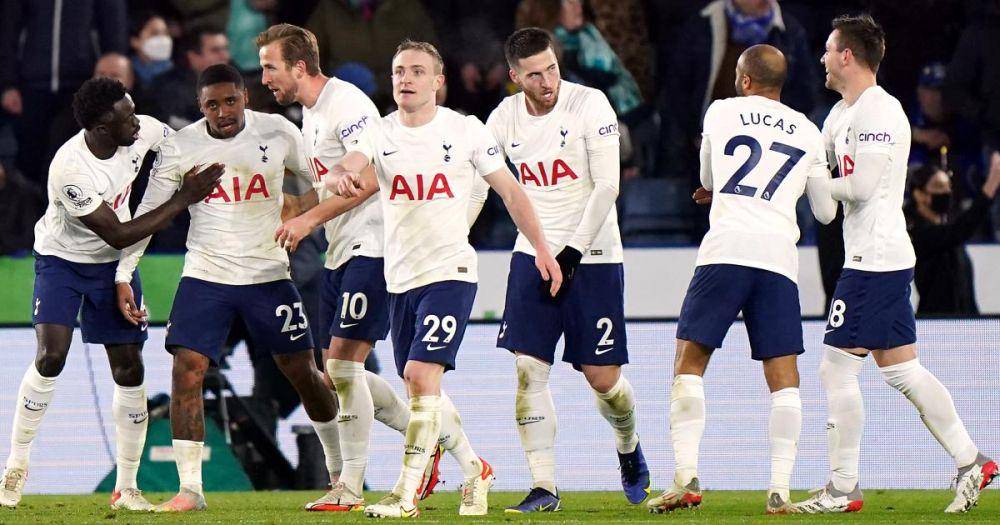 Pemain Tottenham Hotspur tengah merayakan gol. (football365.com)