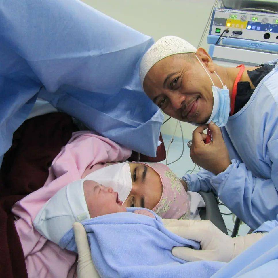 potret persalinan anak kedua Opick dan Bebi Silvana (instagram.com/opick_tomboati)