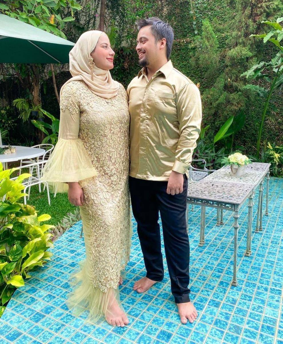 OOTD Couple ala Tasyi Athasyia dan Suami (instagram.com/tasyiiathasyia)