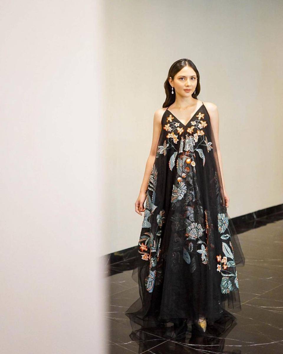 outfit serba hitam ala Jessica Mila (instagram.com/jscmila)