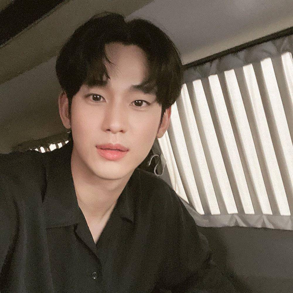 Kim Soo Hyun (instagram.com/soohyun_k216)