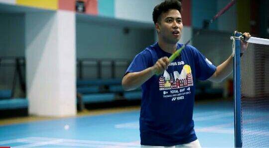 potret Vidi Aldiano berlatih badminton (youtube.com/Vidi Aldiano)