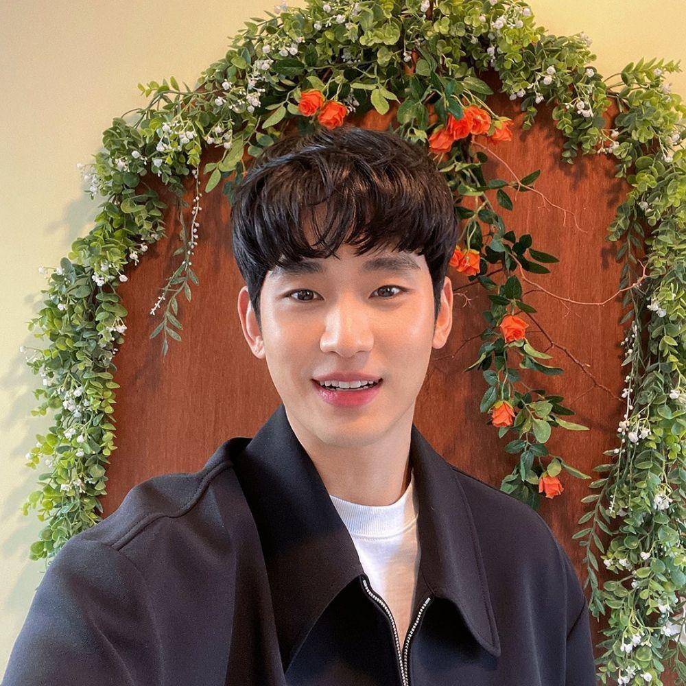 Kim Soo Hyun (instagram.com/soohyun_k216)