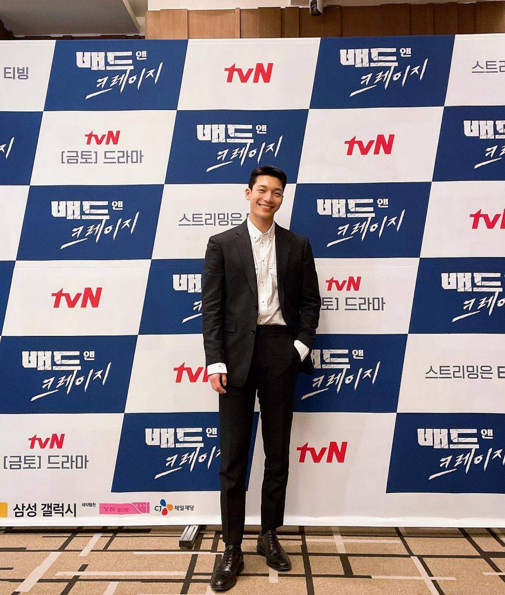 Wi Ha Joon (instagram.com/wi__wi__wi)