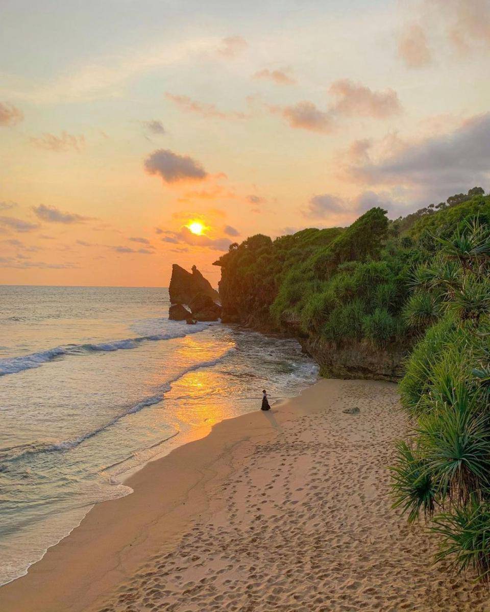 potret Pantai Widodaren (pexels.com/Dewi_rhmd)