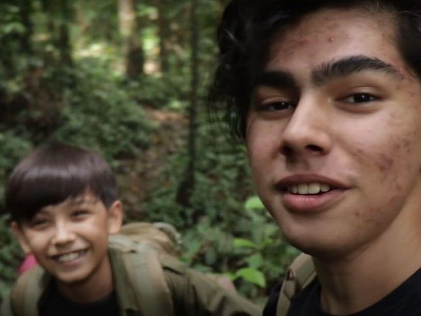 9 Kebersamaan Andrew dan Enzo Kalaweit, Tidur di Tengah Hutan Berdua!