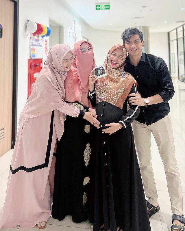 Momen kakak Ria Ricis temani periksa kehamilan (instagram.com/okisetianadewi)