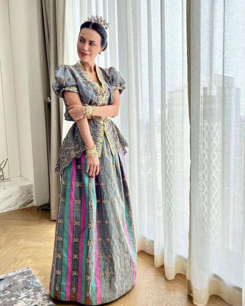 gaya busana Sophia Latjuba (instagram.com/veraangraini)