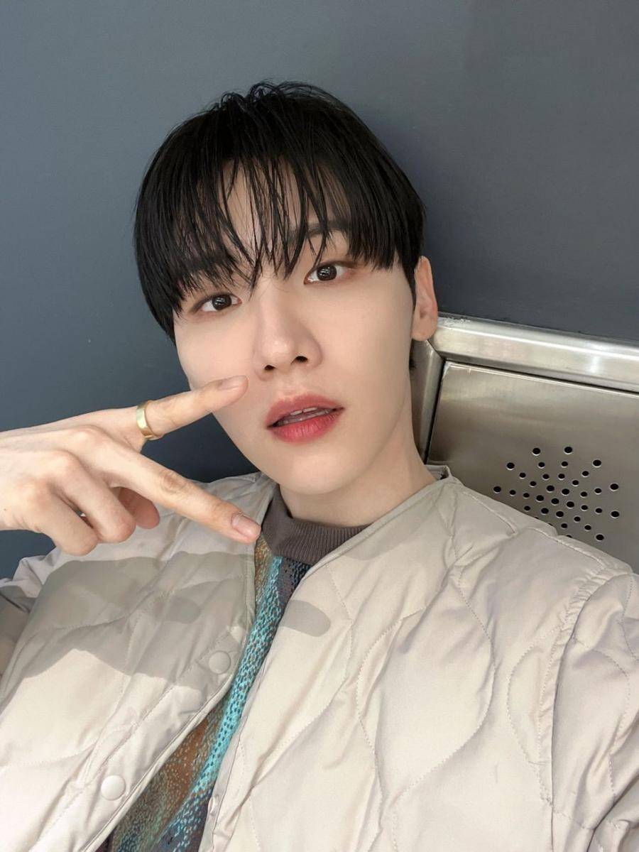 Woong AB6IX (twitter.com/AB6IX_MEMBERS)