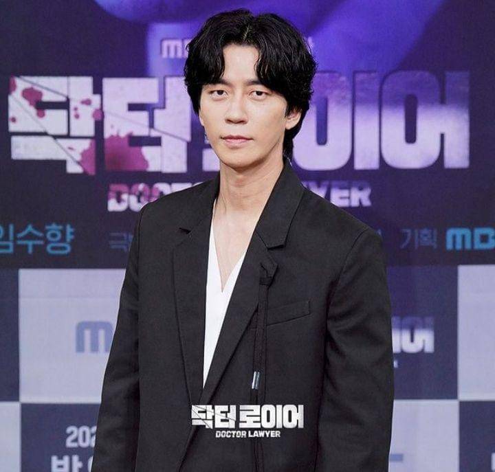 Shin Sung Rok di press conference drama Doctor Lawyer (instagram.com/mbcdrama_now)