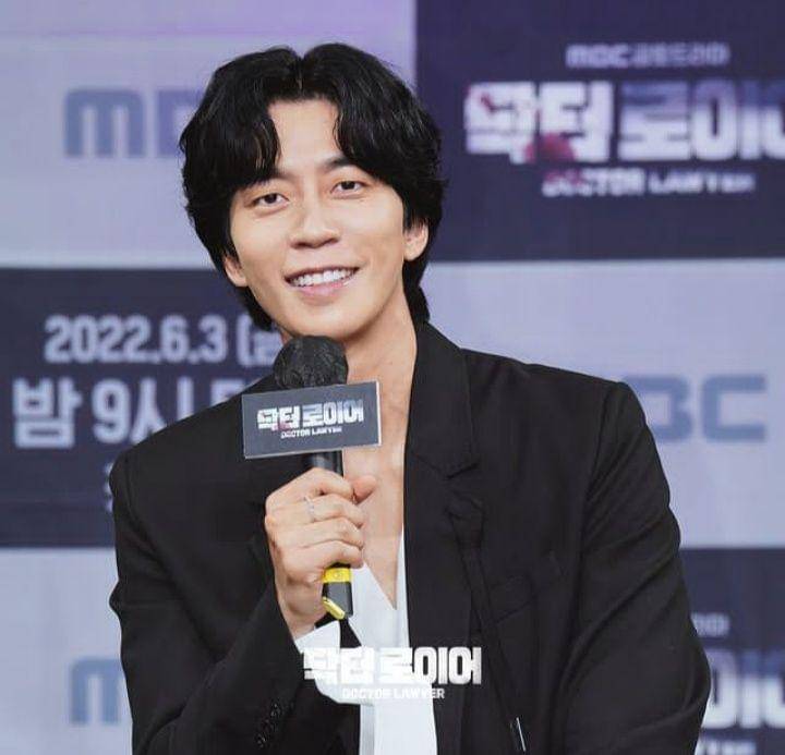 Shin Sung Rok di press conference drama Doctor Lawyer (instagram.com/mbcdrama_now)