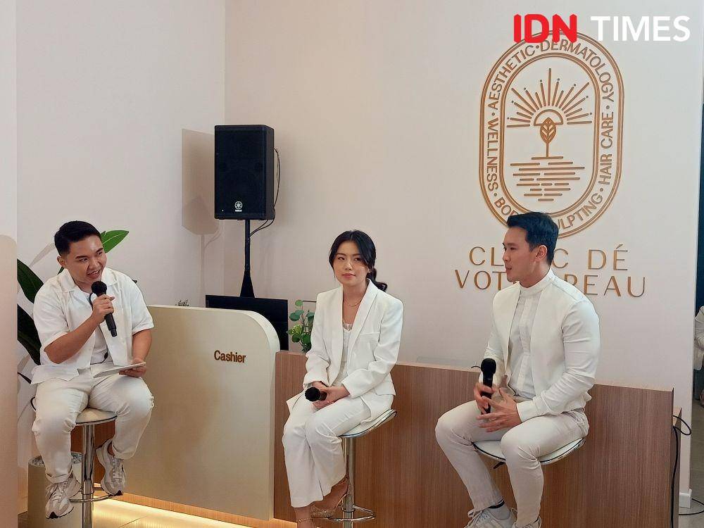 Grand Launching Clinic de Votre Peau di Ruko Mall of Indonesia Blok B No.07. 2 Juni 2022. (IDN Times/M. Tarmizi Murdianto)