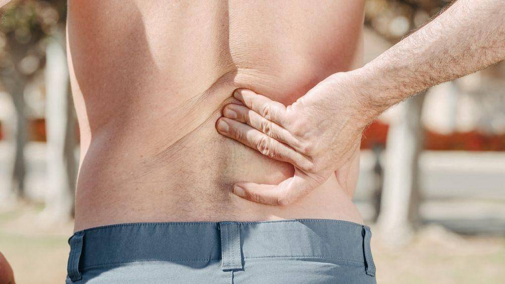 ilustrasi sakroiliitis atau sacroiliitis (pexels.com/Kindel Media)