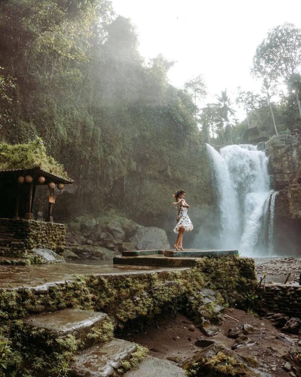 potret Air Terjun Tegenungan lokasi Maudy Ayunda dilamar (instagram.com/bandores11)