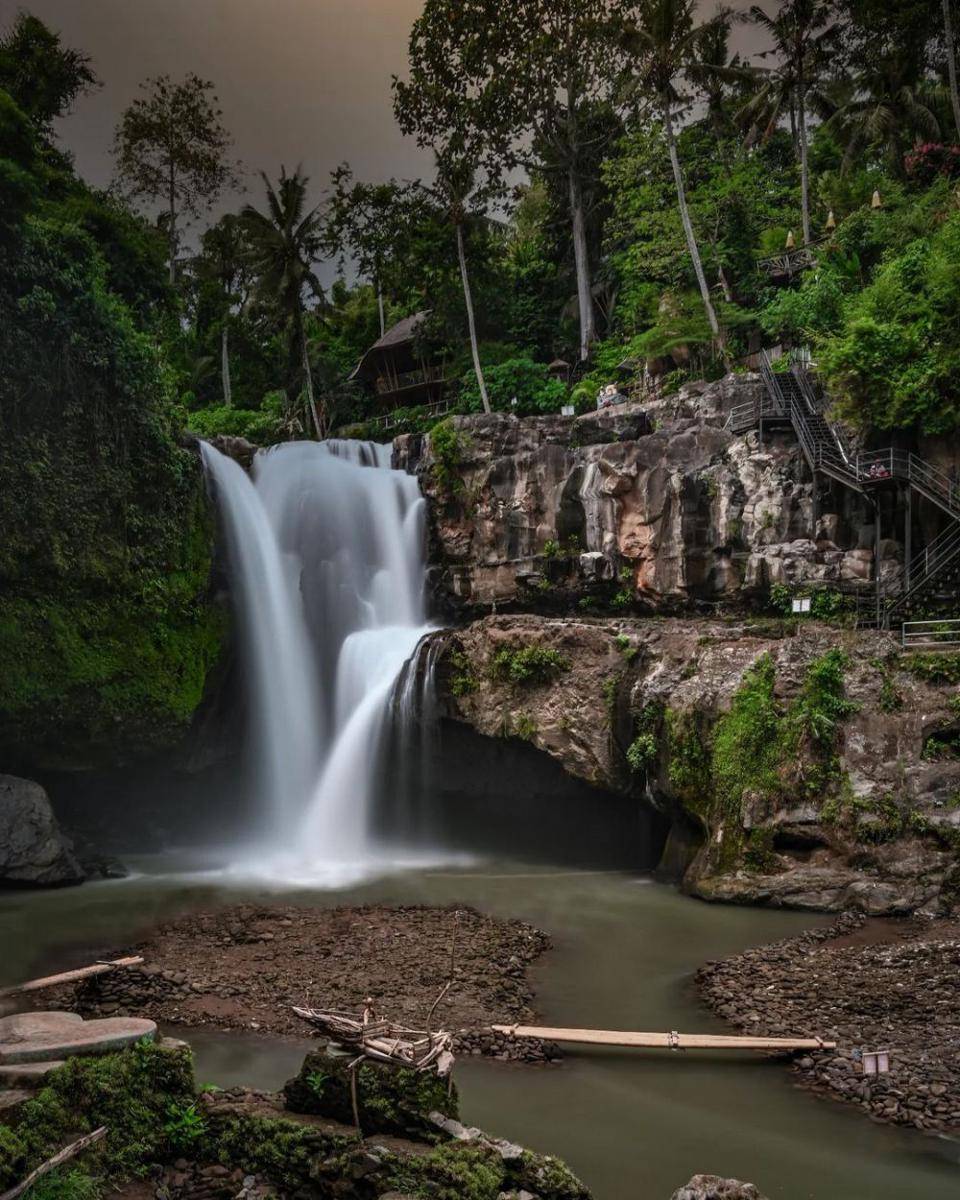 Potret Air Terjun Tegenungan lokasi Maudy Ayunda dilamar (instagram.com/hery_ui)