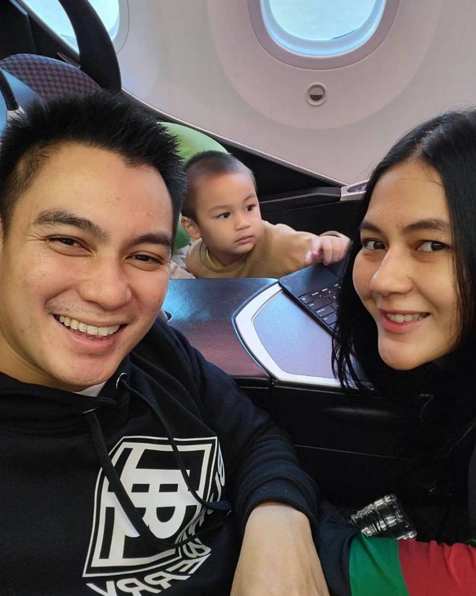 momen perdana Kiano terbang ke luar negeri (instagram.com/baimwong)