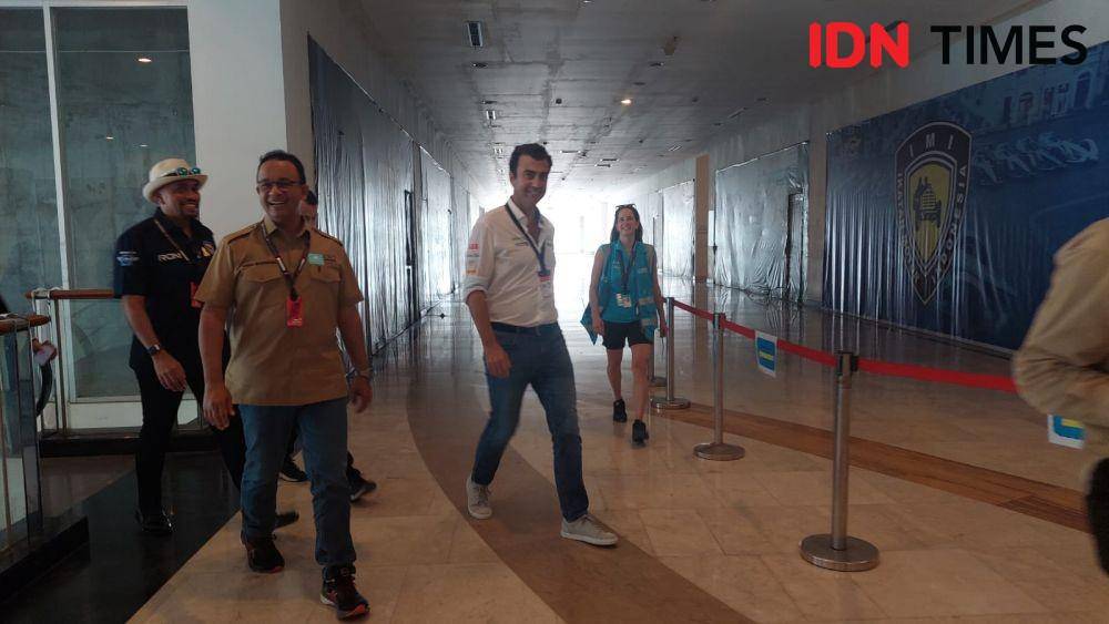 Gubernur DKI Jakarta, Anies Baswedan dan Ketua Pelaksana Formula E Ahmad Sahroni meninjau langsung lokasi sirkuit Formul E, Ancol Jakarta Utara, Jumat (3/6/2022).